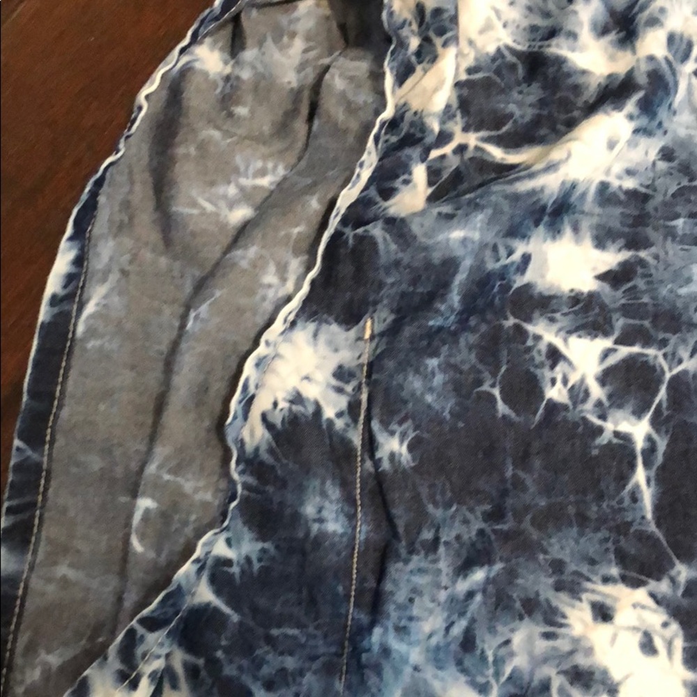 🔵⚪️ Denim Tye dye cropped top ⚪️🔵 - Picture 4 of 7